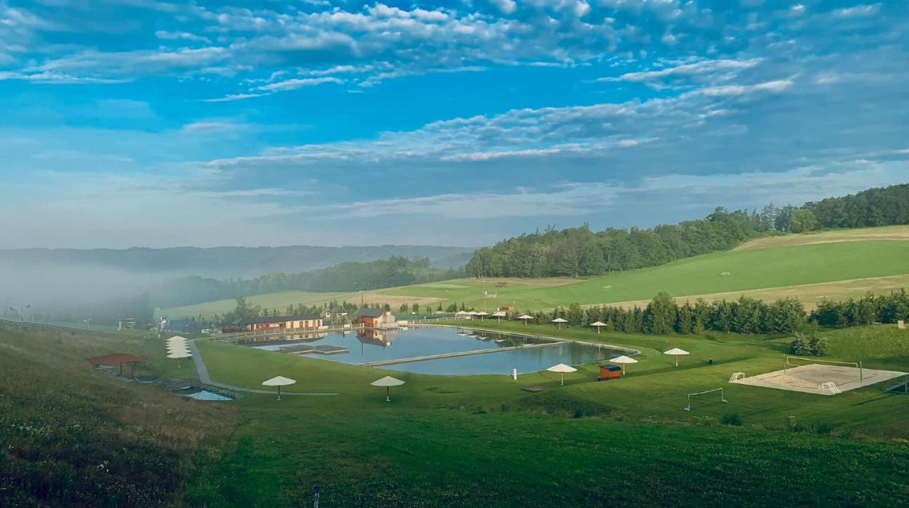 Отель Heipark Tosovice Экстерьер фото